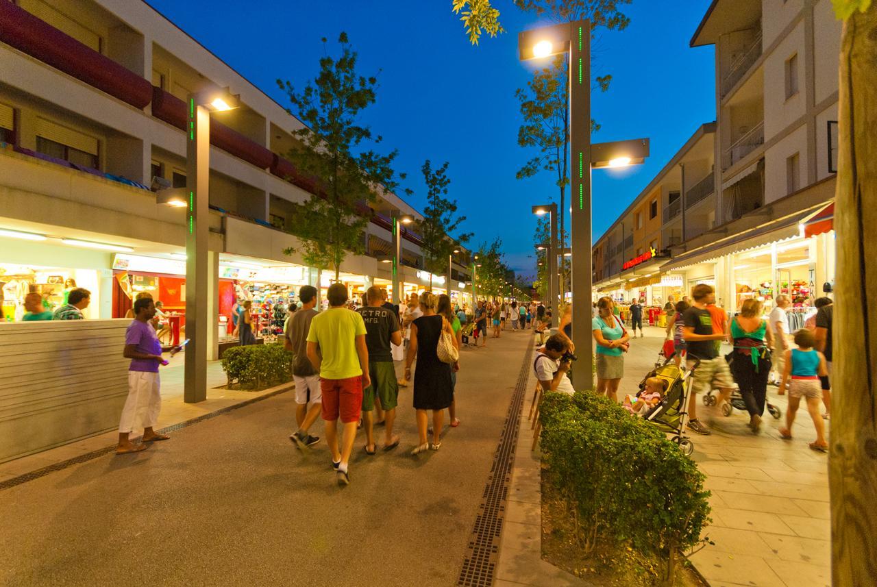Appartamenti Lira Bibione Exteriör bild